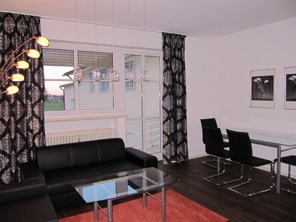 Hotel Daniels Hallbergmoos Exteriör bild